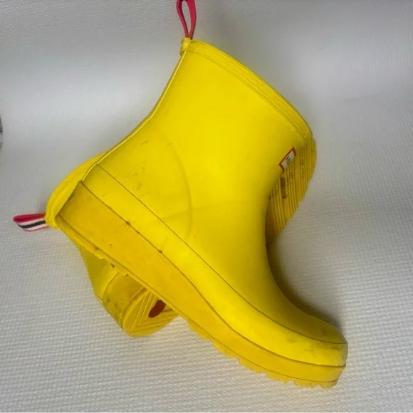 Hunter Women's PLAY™ Short Rain Boots in yellow - Picture 5 of 7